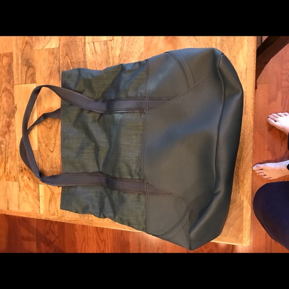 Lululemon tote - Picture 4 of 4